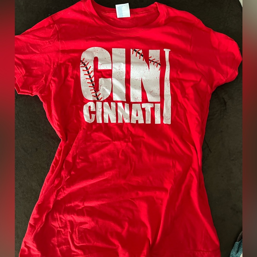 Cincinnati Reds shirt